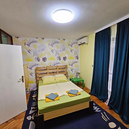 Apartament Apartman Yellow House Nowy Sad Zewnętrze zdjęcie